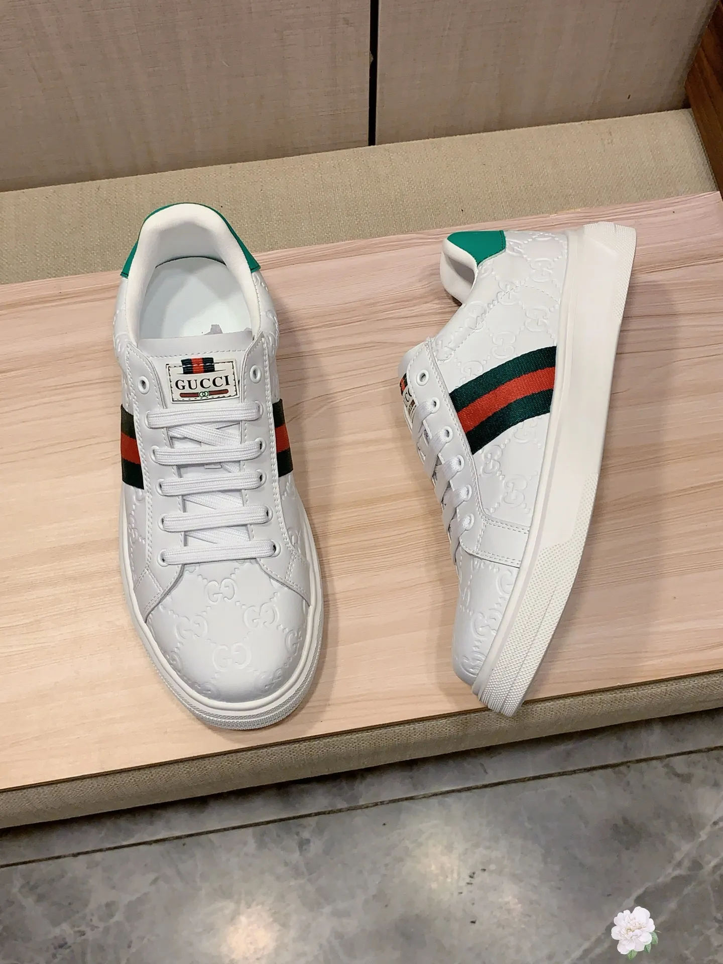 Men's men's shoes💰420💰💰🎩🎩[Lightning][Lightning] "Gucci*" latest • popular casual shoes, top brand [seduce] luxury ~ purchasing agency, top ~ quality. [Strong] The upper is made of imported breathable cowhide with fabric material ➕ Breathable sheepskin feet (•) and fine workmanship. The original stylish and stylish soft rubber wear-resistant and non-slip outsole is light and comfortable on the feet. The real thing looks better when photographed in person. 111: code: 38-44, 3️⃣ colors selected
